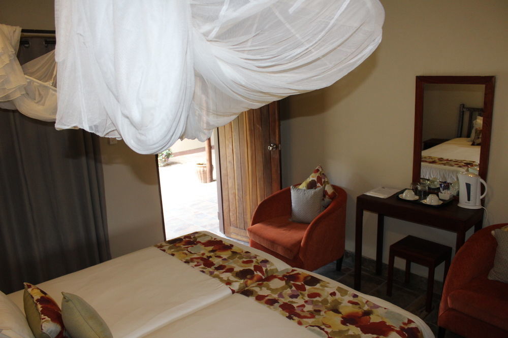 Thebe River Safaris Kasane Buitenkant foto